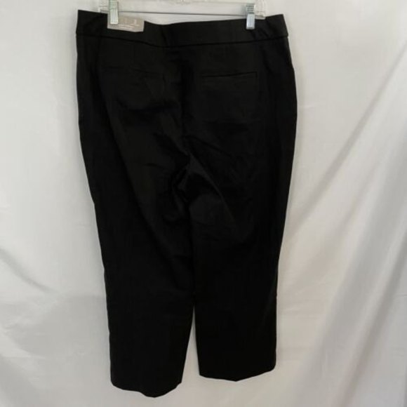 NWT Chico's Size 2 L x 24" Black Secret Stretch Straight Leg Crop Pants $79.50 - Picture 3 of 7